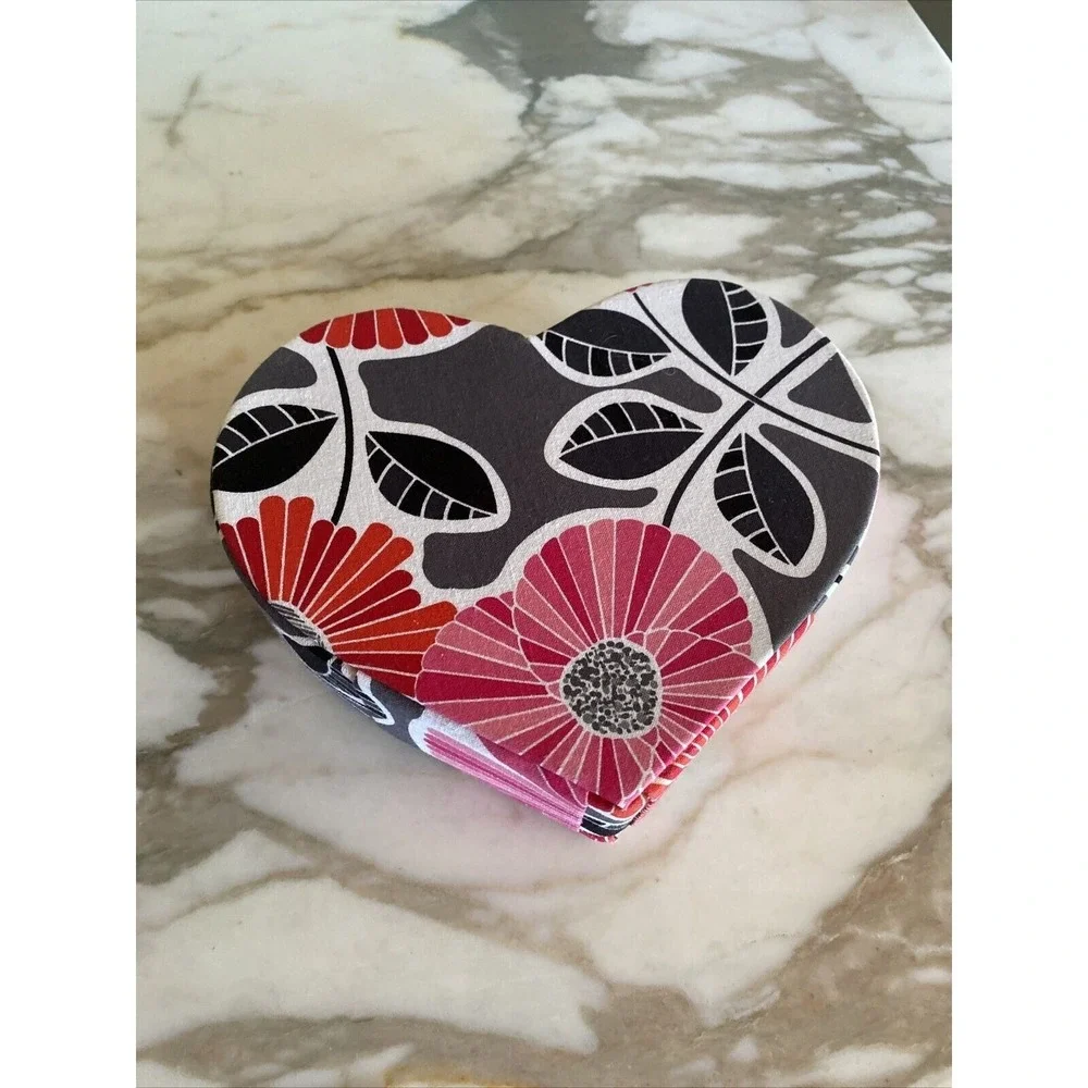Vera Bradley Heart to Heart‎ Jewelry Case in Cheery Blossoms